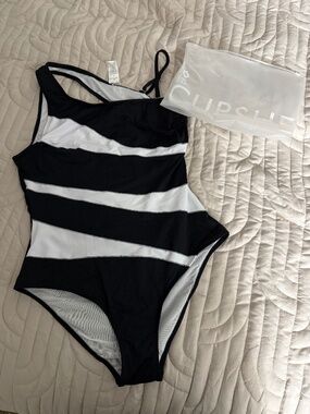 Nwt Cupshe swimsuit